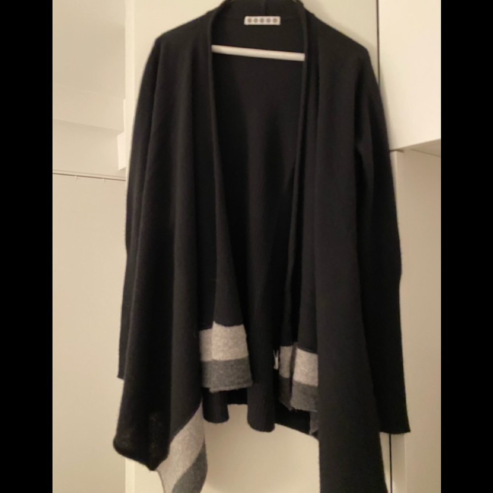 Kokoon cashmere cardigan. Size  Small